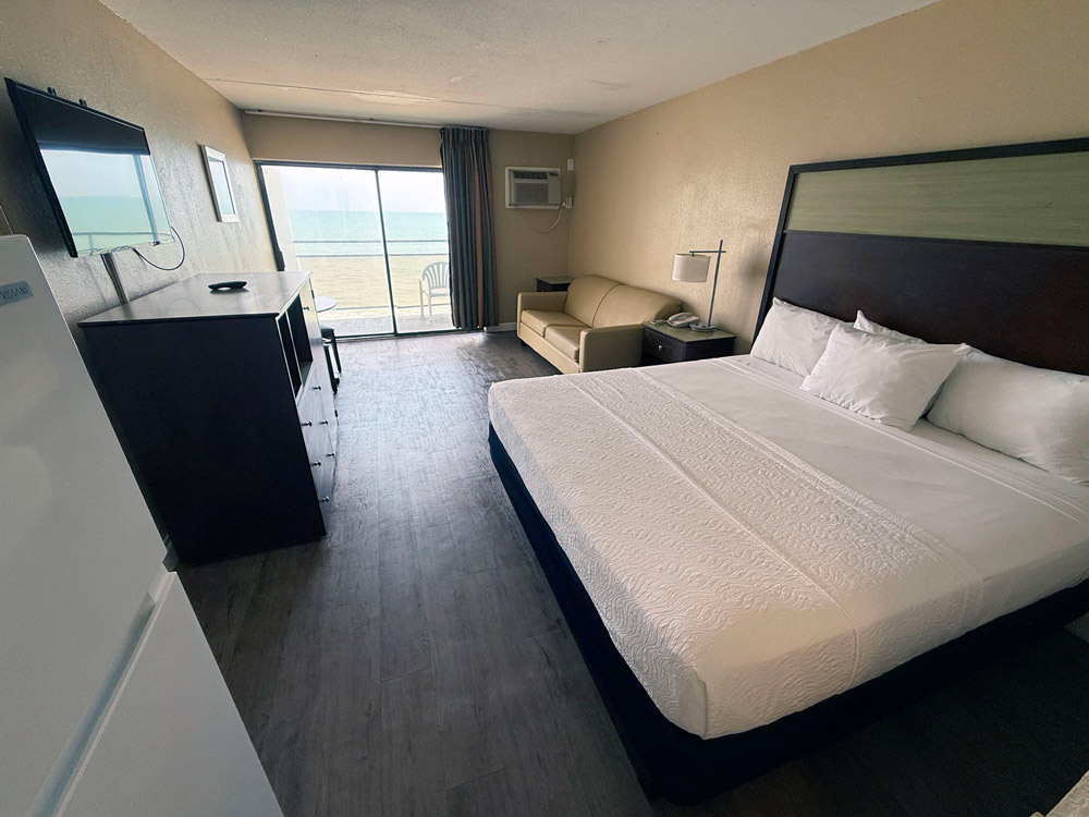accommodation Oceanfront Efficiency with 1 King Bed & Sleeper Sofa