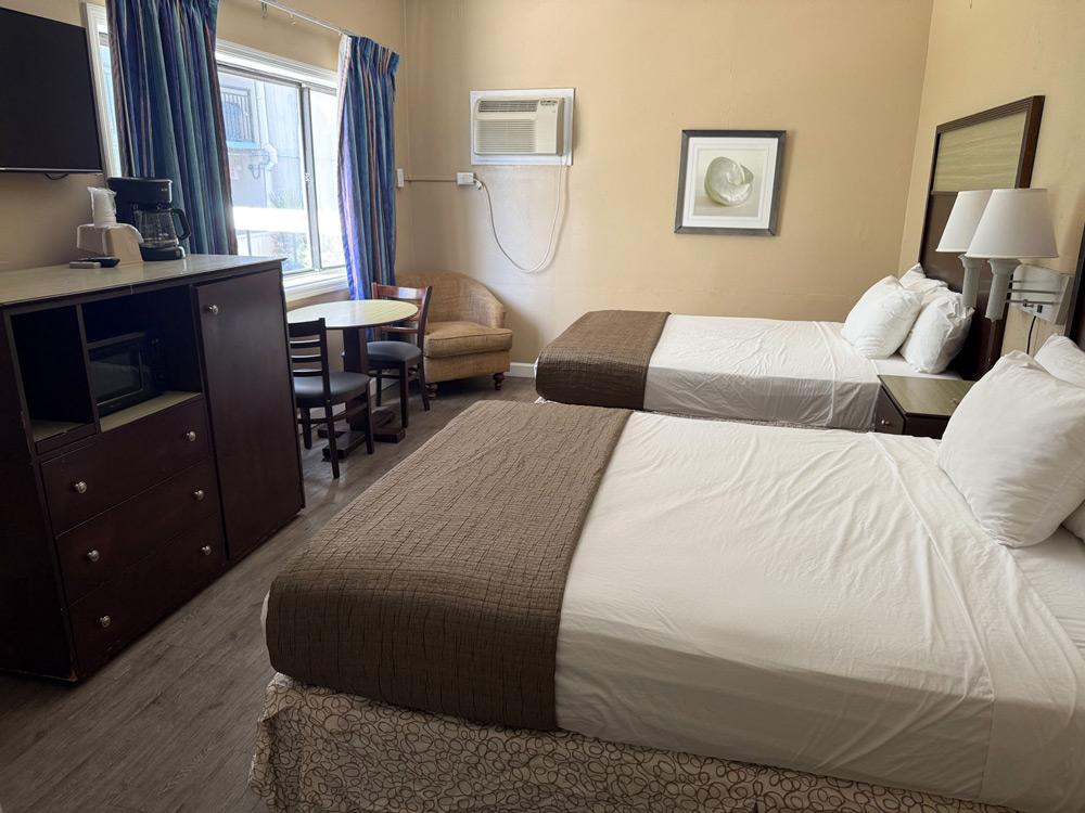 accommodation No View Room with 2 Queen Beds