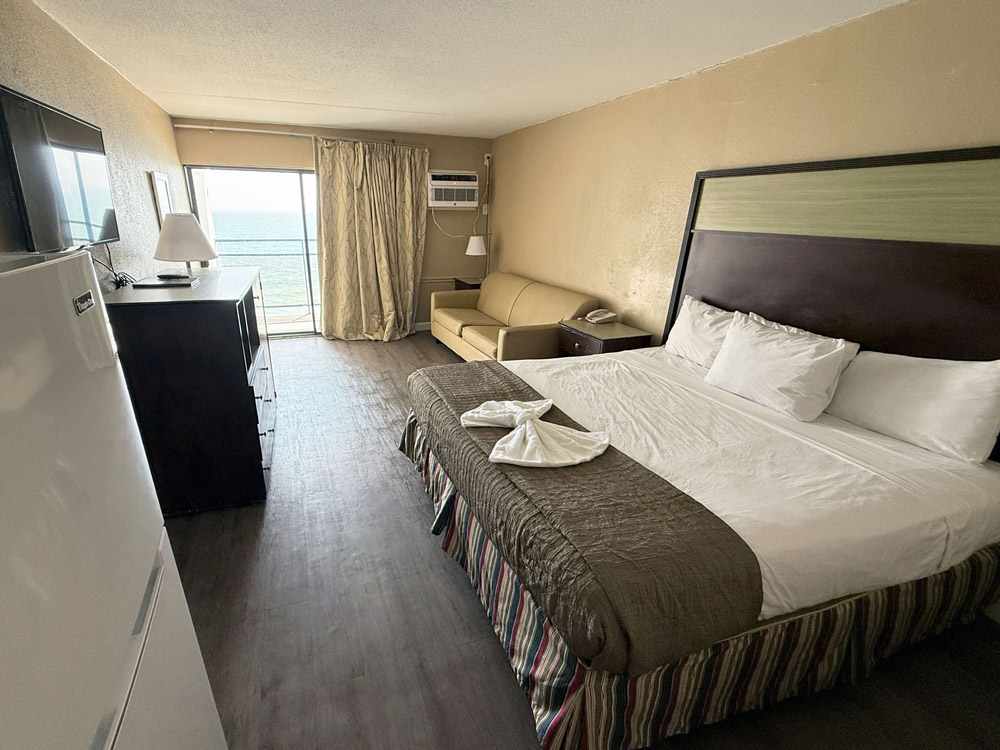 accommodation Oceanfront Efficiency with 1 King Bed & Sleeper Sofa